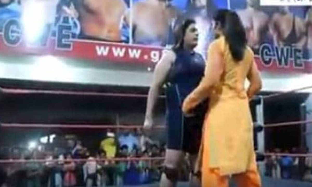 Indian woman defeated Pakistani wrestler in Dubai